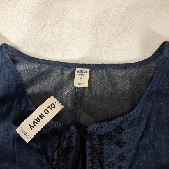 New Old Navy women's Denim sleeveless top size XL - . - Picture 6 of 7